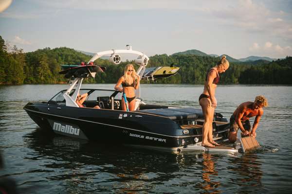 Malibu-20VTX-Flipdown-Platform