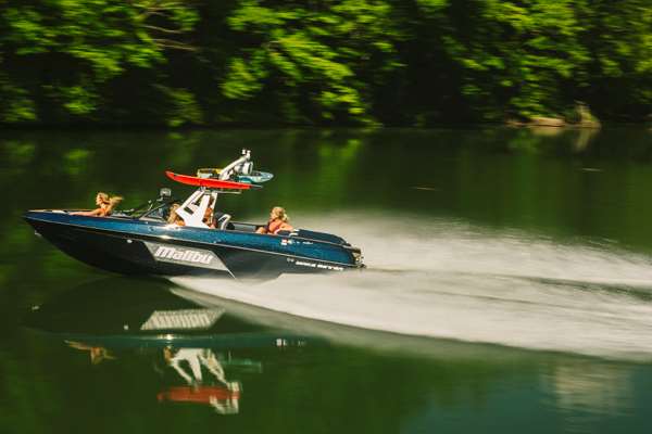 Malibu-20VTX-Towboat