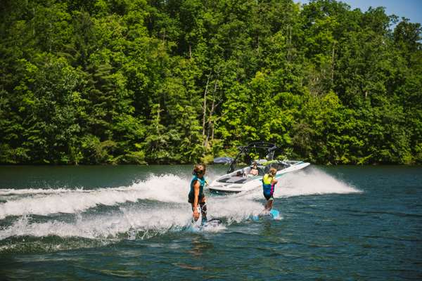 Malibu-21MLX-Wakeboarding